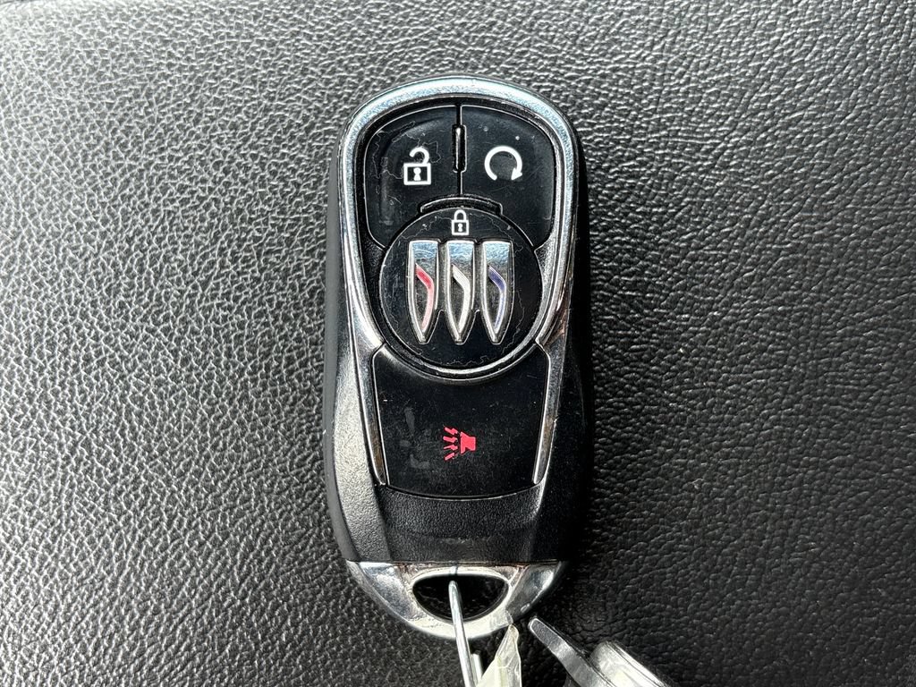 Used 2025 Buick Envista Preferred FWD image 32