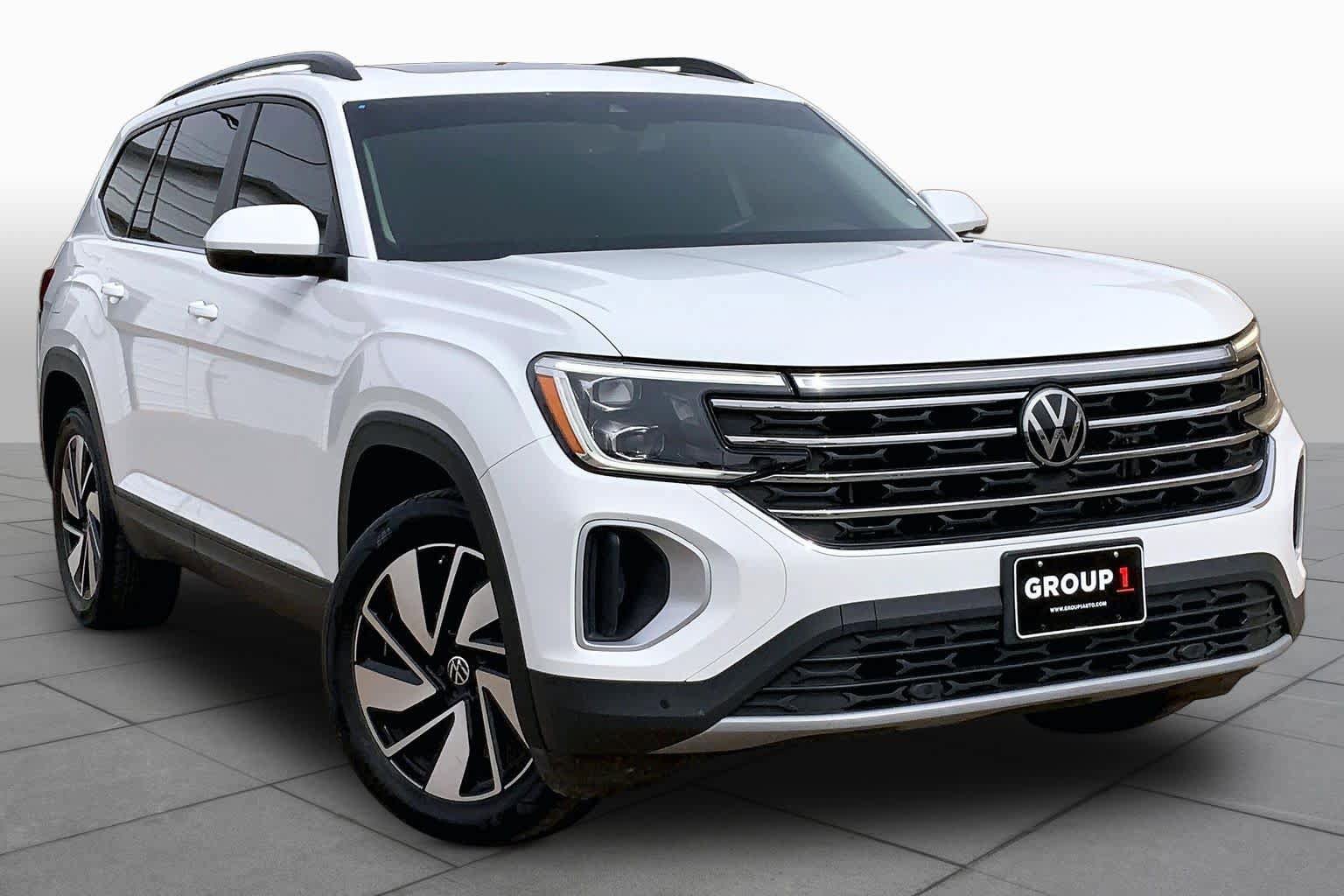 Used 2024 Volkswagen Atlas SE FWD image 3