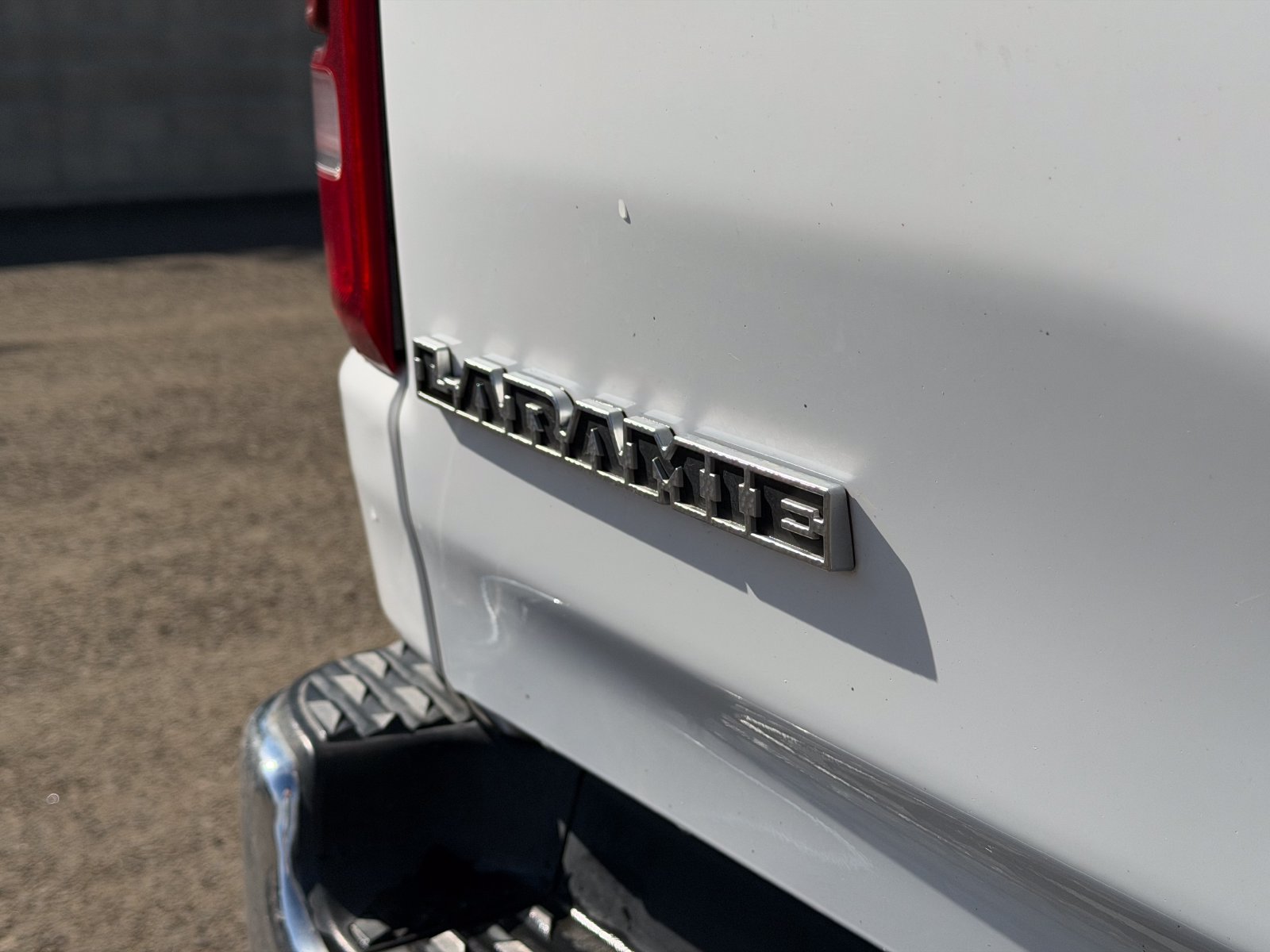 Used 2024 RAM 1500 Laramie AWD/4WD image 5