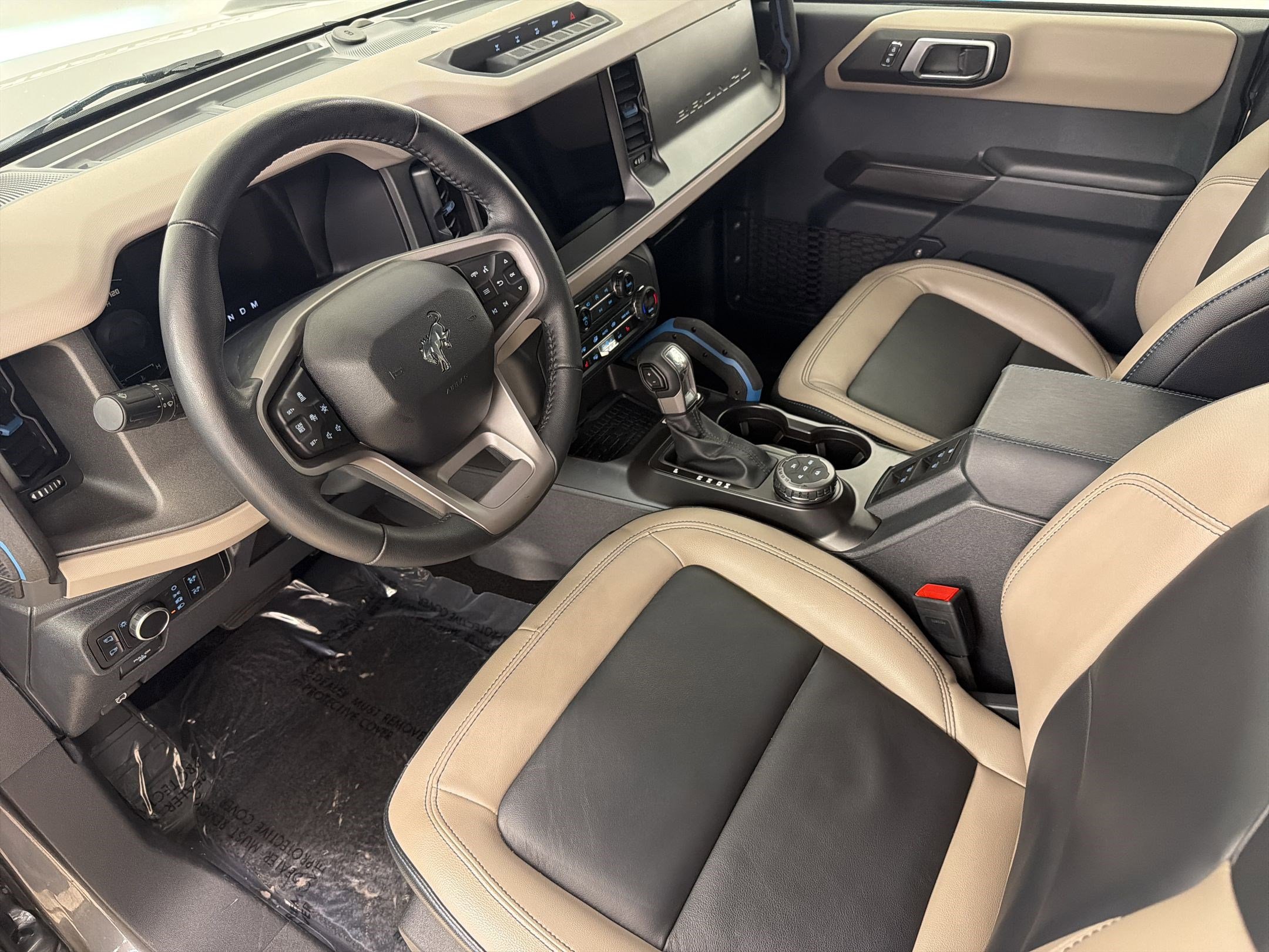 Certified 2024 Ford Bronco Wildtrak AWD/4WD image 4