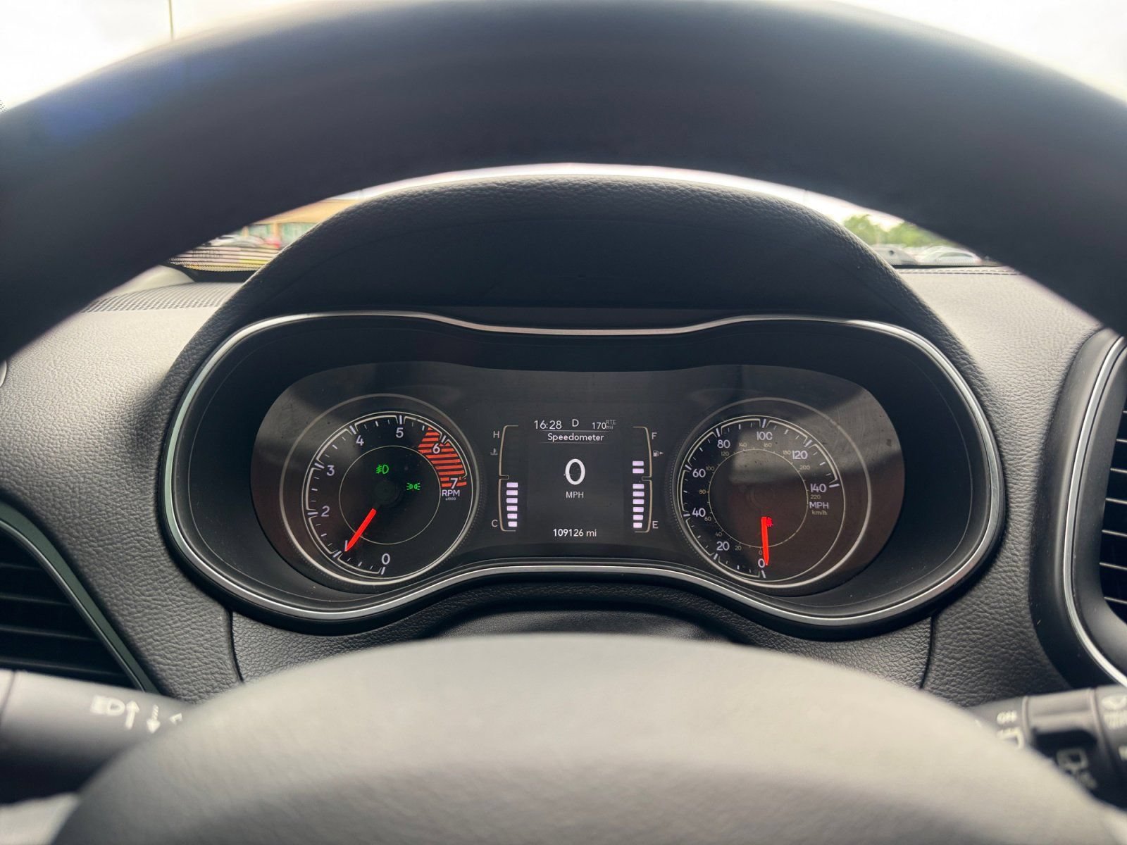 Used 2019 Jeep Cherokee Latitude Plus w/ Cold Weather Group FWD image 23