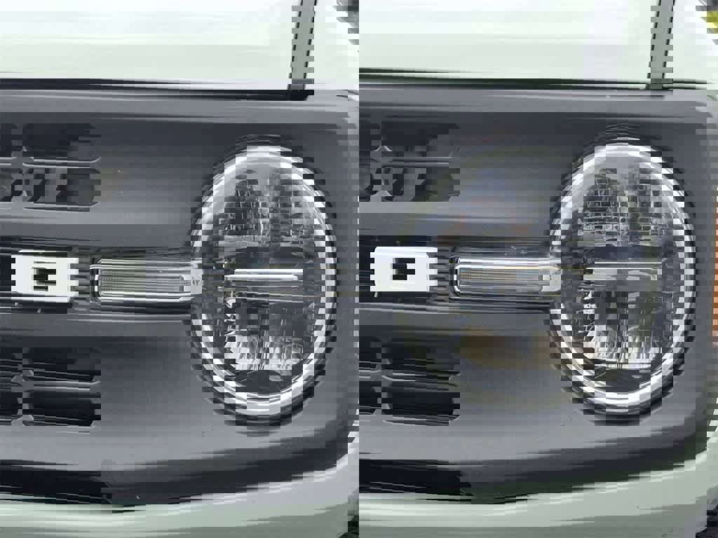 Certified 2021 Ford Bronco Black Diamond image 30