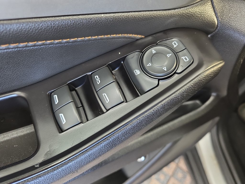Used 2020 Chevrolet Traverse LT FWD image 26