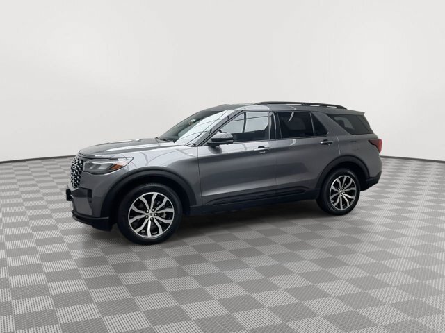 Certified 2025 Ford Explorer ST-Line AWD/4WD image 38
