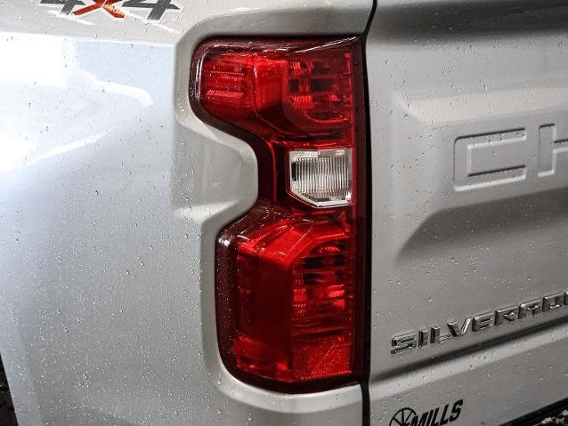 Used 2022 Chevrolet Silverado 1500 LT AWD/4WD image 15