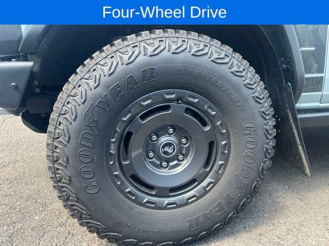 Certified 2024 Ford Bronco Everglades AWD/4WD image 3
