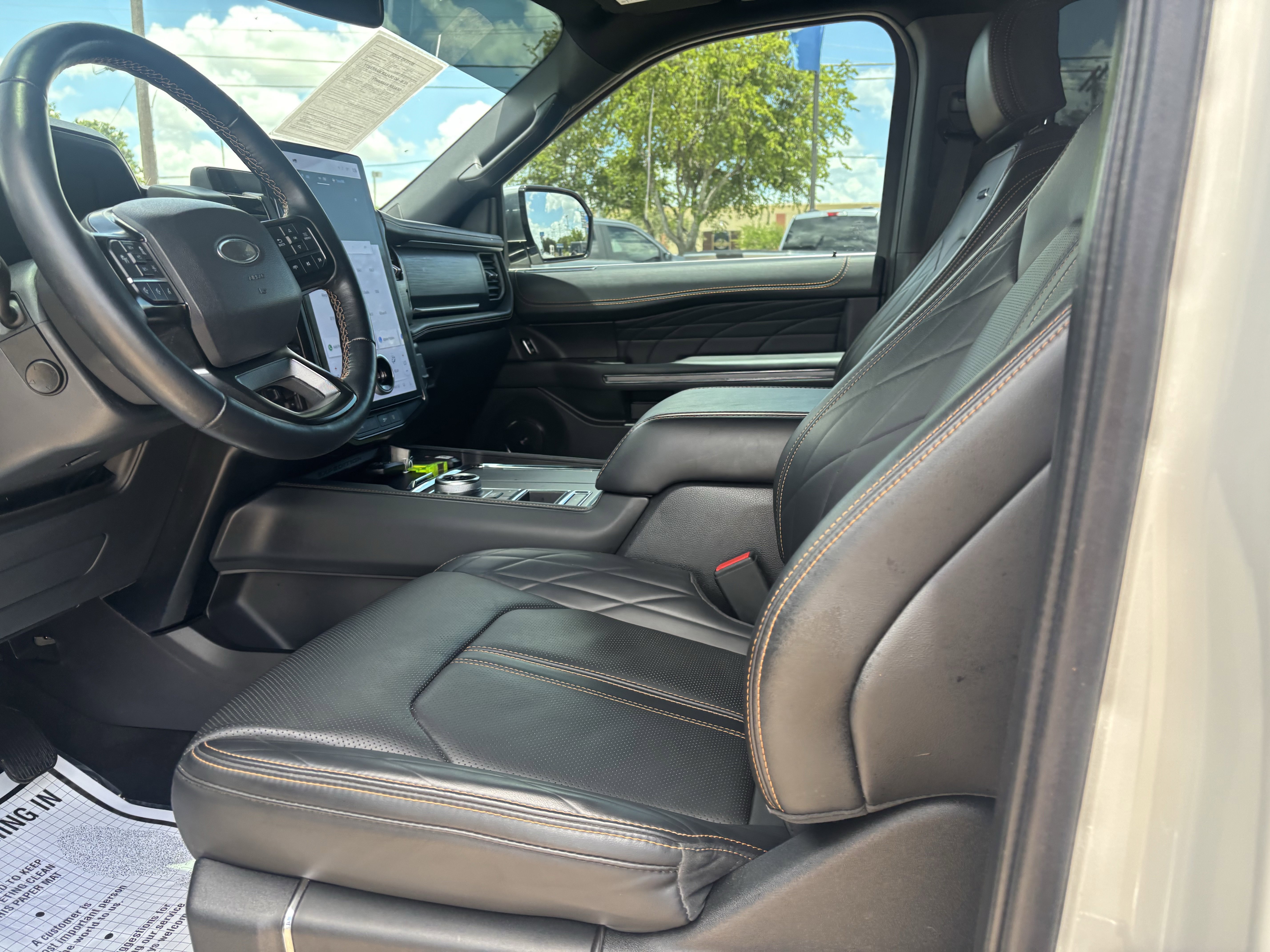 Certified 2024 Ford Expedition Platinum RWD image 9