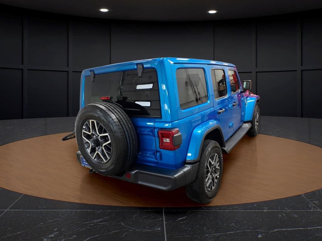 Used 2026 Jeep Wrangler Unlimited Sahara AWD/4WD image 6