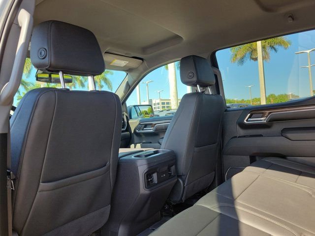 Used 2024 Chevrolet Silverado 1500 LT Trail Boss w/ Convenience Package II AWD/4WD image 17