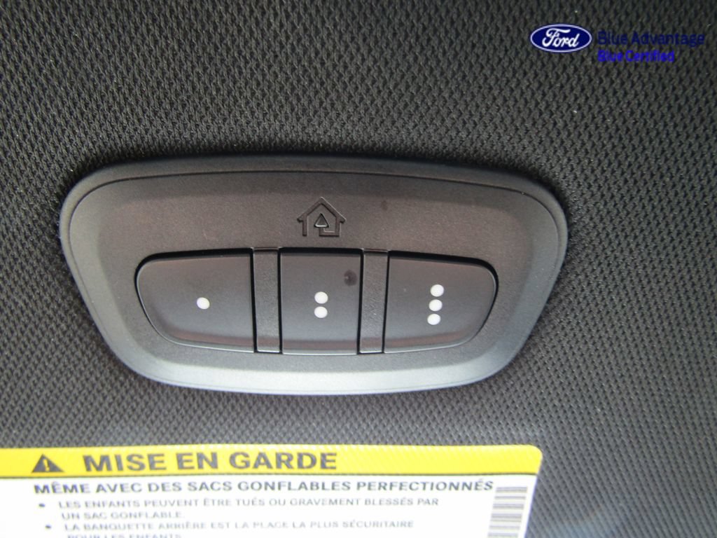 Used 2025 Chrysler Pacifica Limited FWD image 41