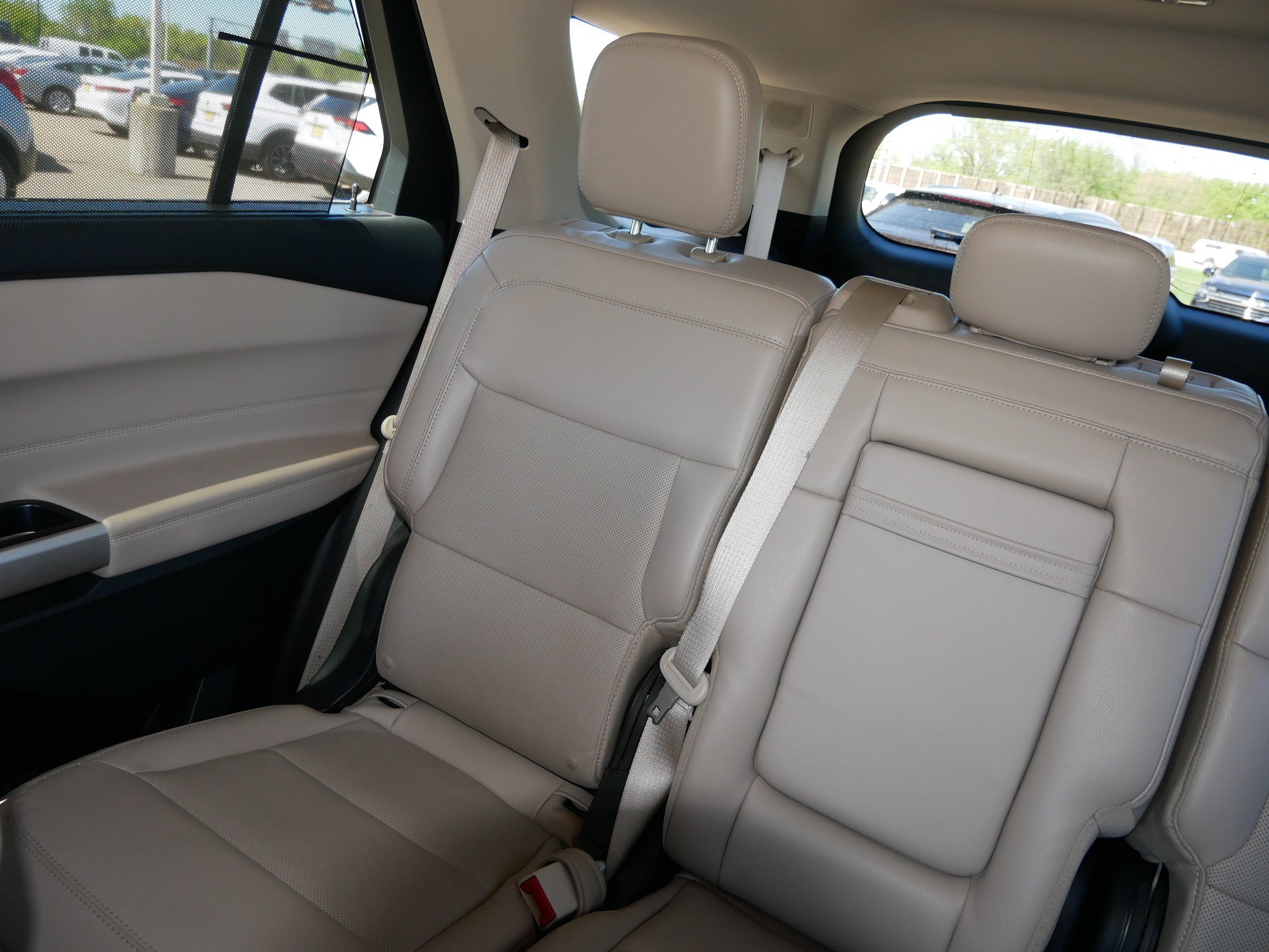 Certified 2023 Ford Explorer Limited AWD/4WD image 12
