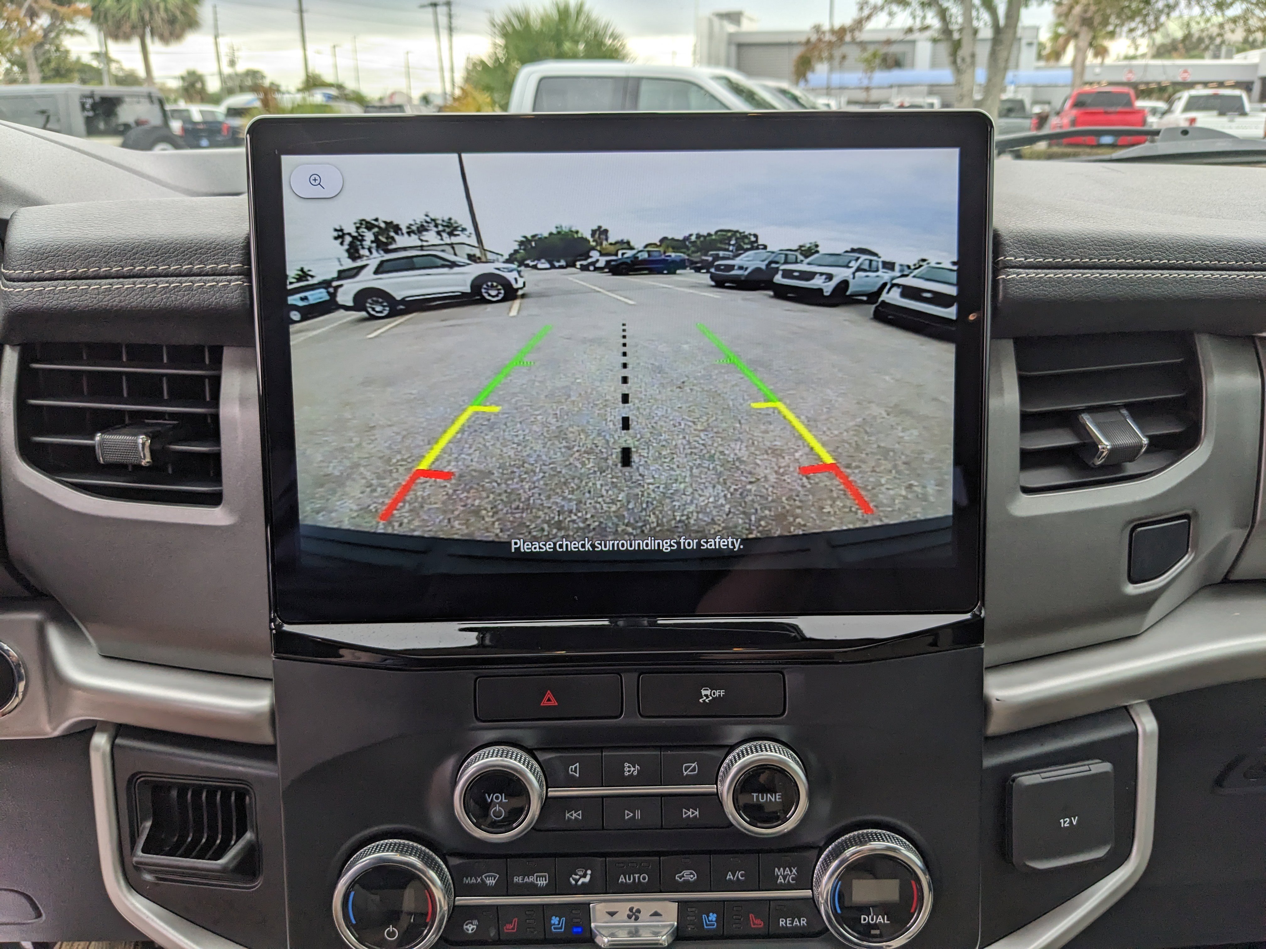 Certified 2022 Ford Expedition XLT image 28