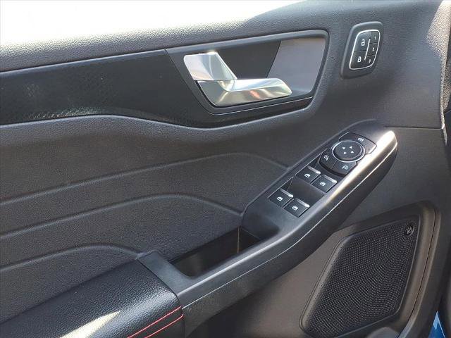 Certified 2022 Ford Escape SEL w/ SEL Stealth AWD Package image 9