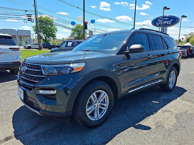 Certified 2023 Ford Explorer XLT w/ Equipment Group 202A AWD/4WD image 4
