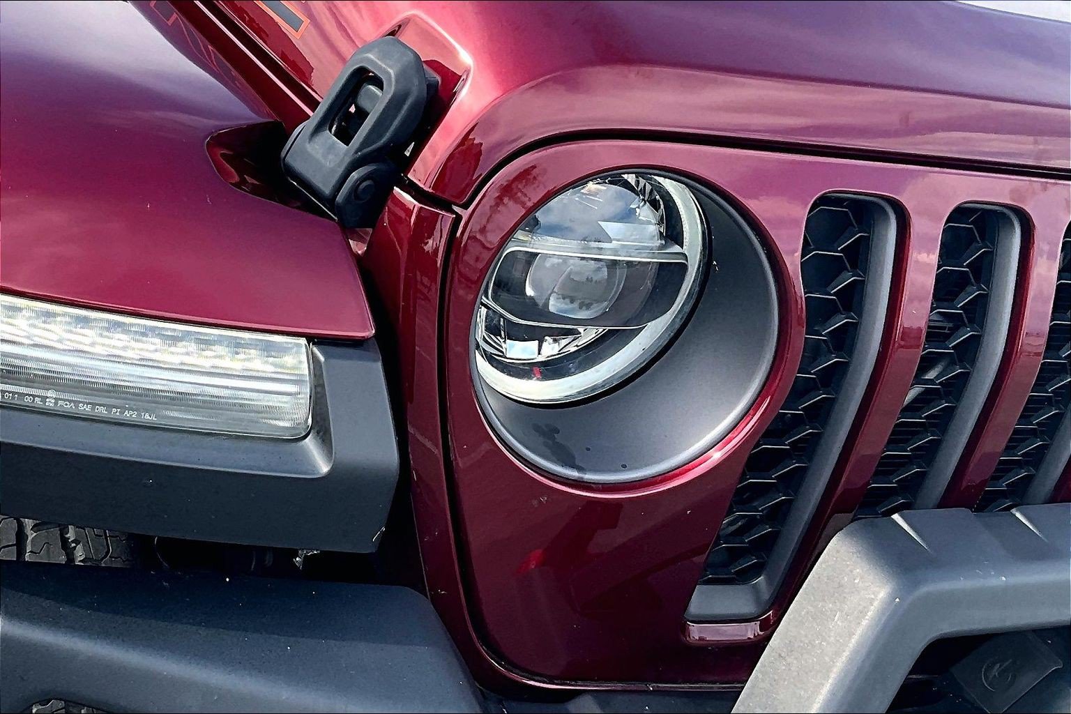 Used 2022 Jeep Gladiator Mojave w/ LED Lighting Group AWD/4WD image 33