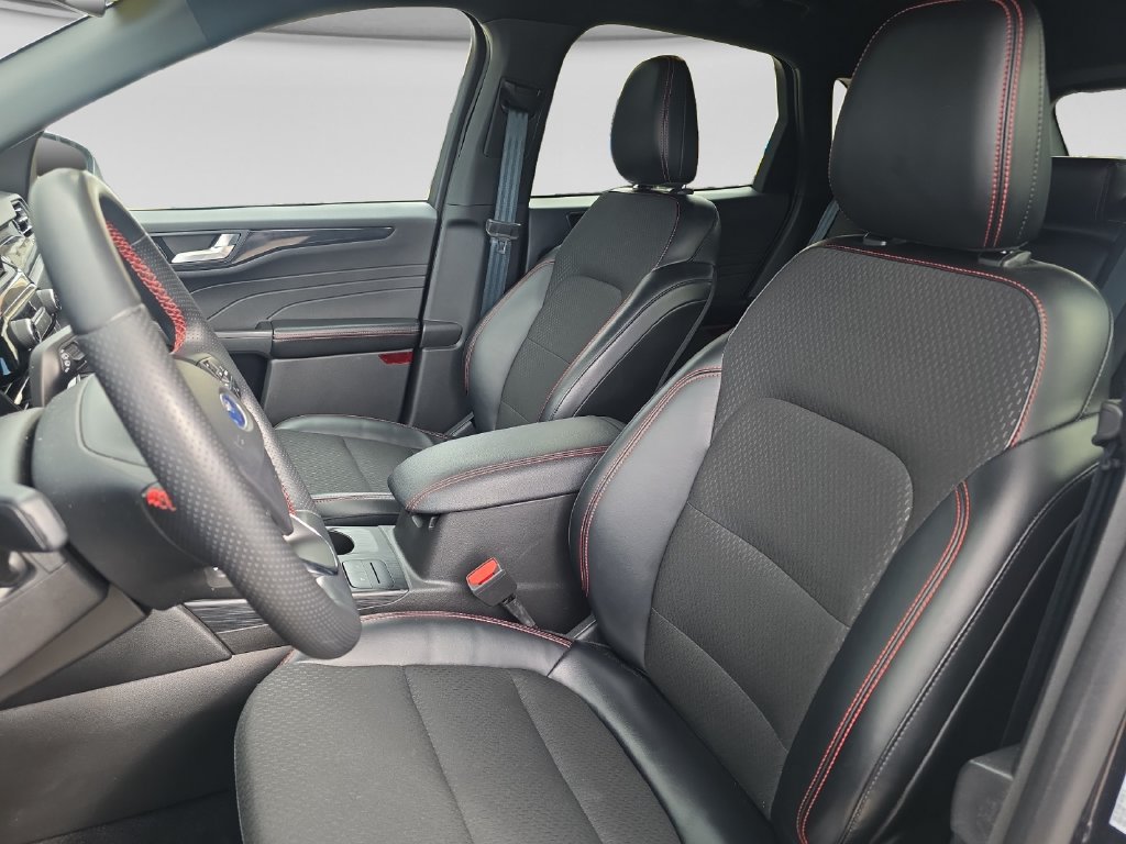 Certified 2025 Ford Escape ST-Line FWD image 13