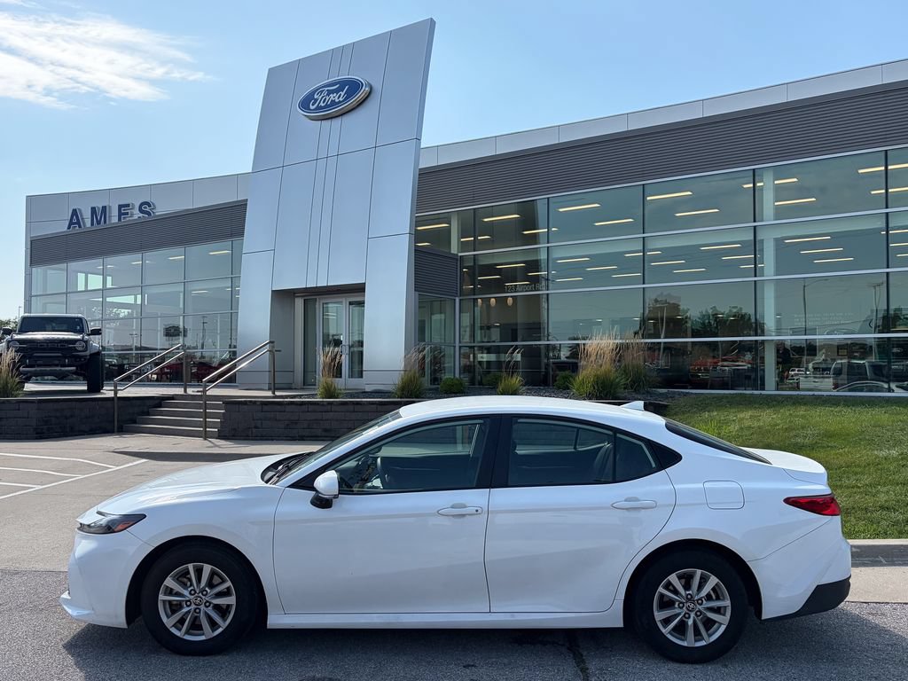 Used 2025 Toyota Camry LE FWD image 3
