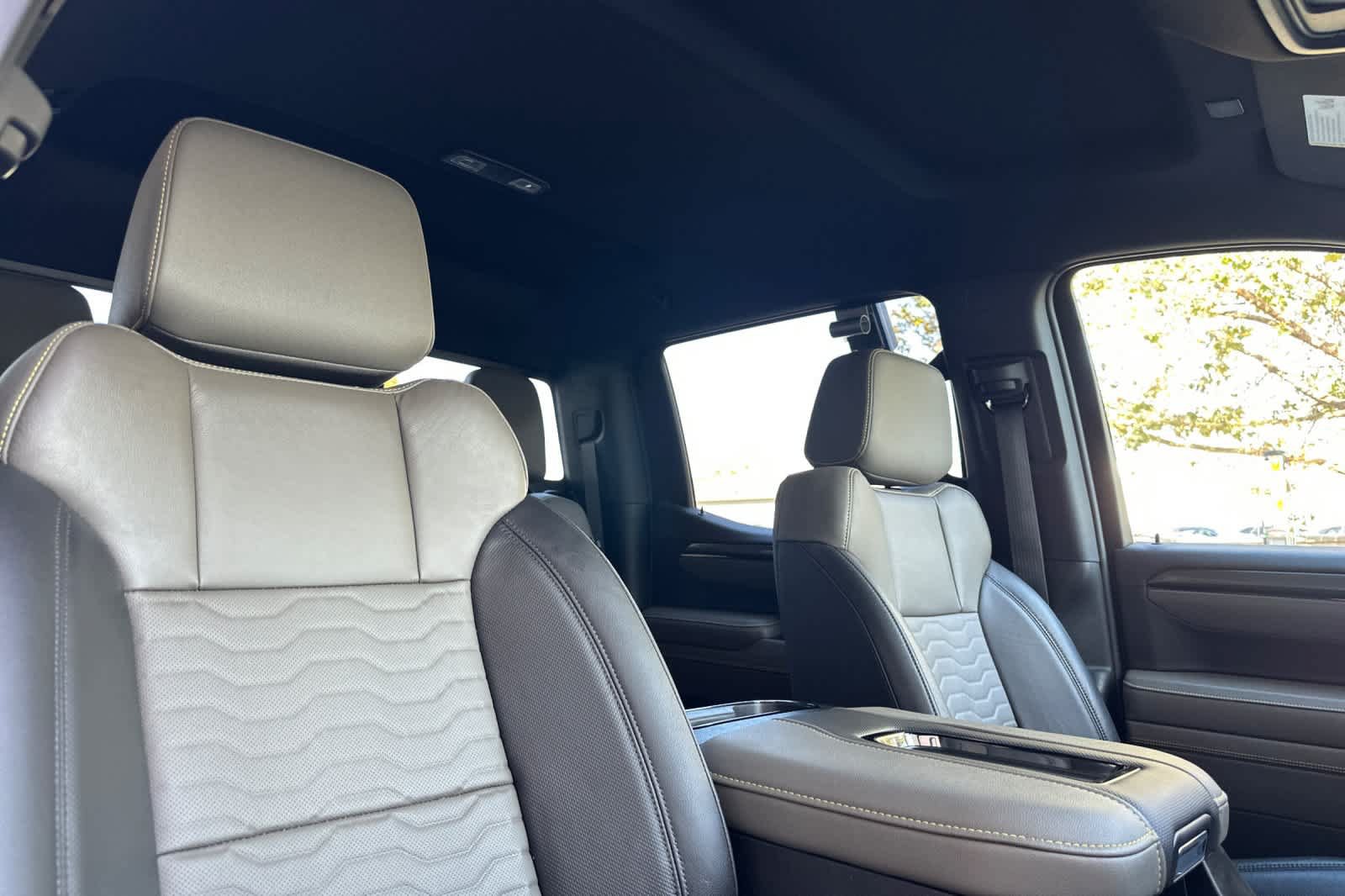 Used 2022 Chevrolet Silverado 1500 ZR2 w/ Technology Package AWD/4WD image 16