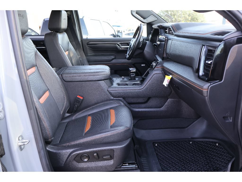 Used 2024 GMC Sierra 1500 AT4 w/ Technology Package AWD/4WD image 21