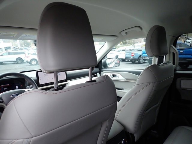 Certified 2025 Ford Explorer Active w/ Active Comfort Package image 17
