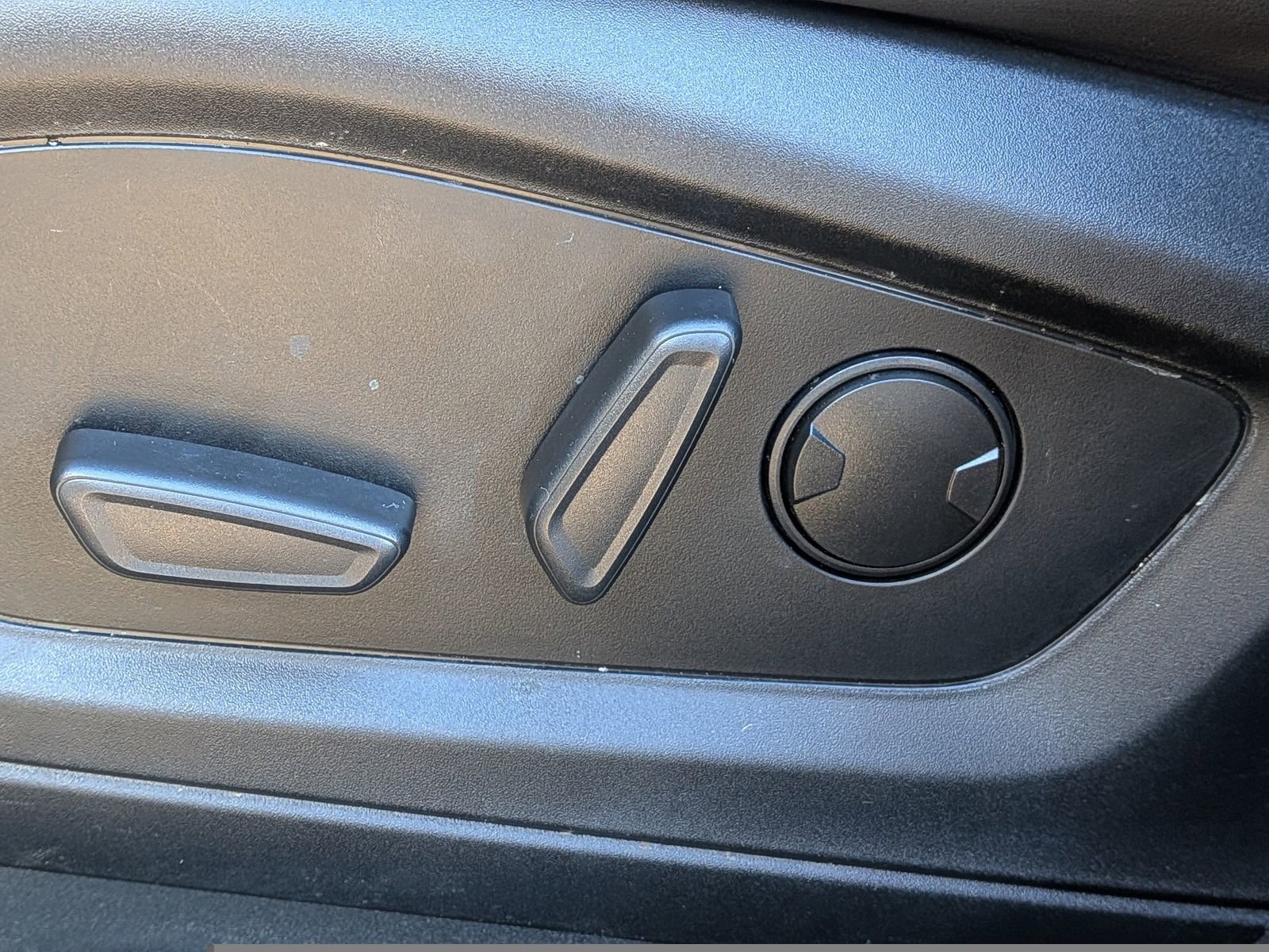 Certified 2023 Ford Explorer XLT w/ Equipment Group 202A image 23