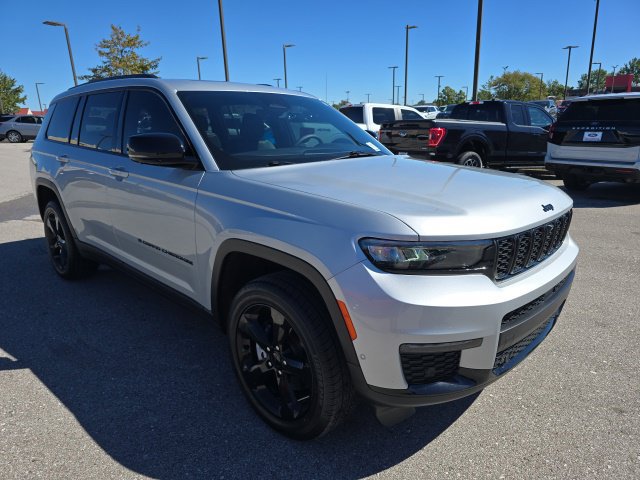 Used 2024 Jeep Grand Cherokee L Limited w/ Luxury Tech Group II AWD/4WD image 7