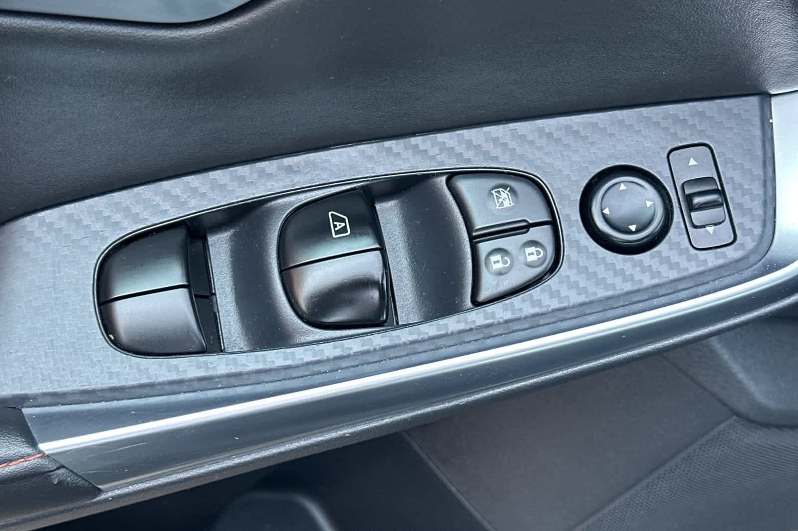 Used 2025 Nissan Sentra SR FWD image 13