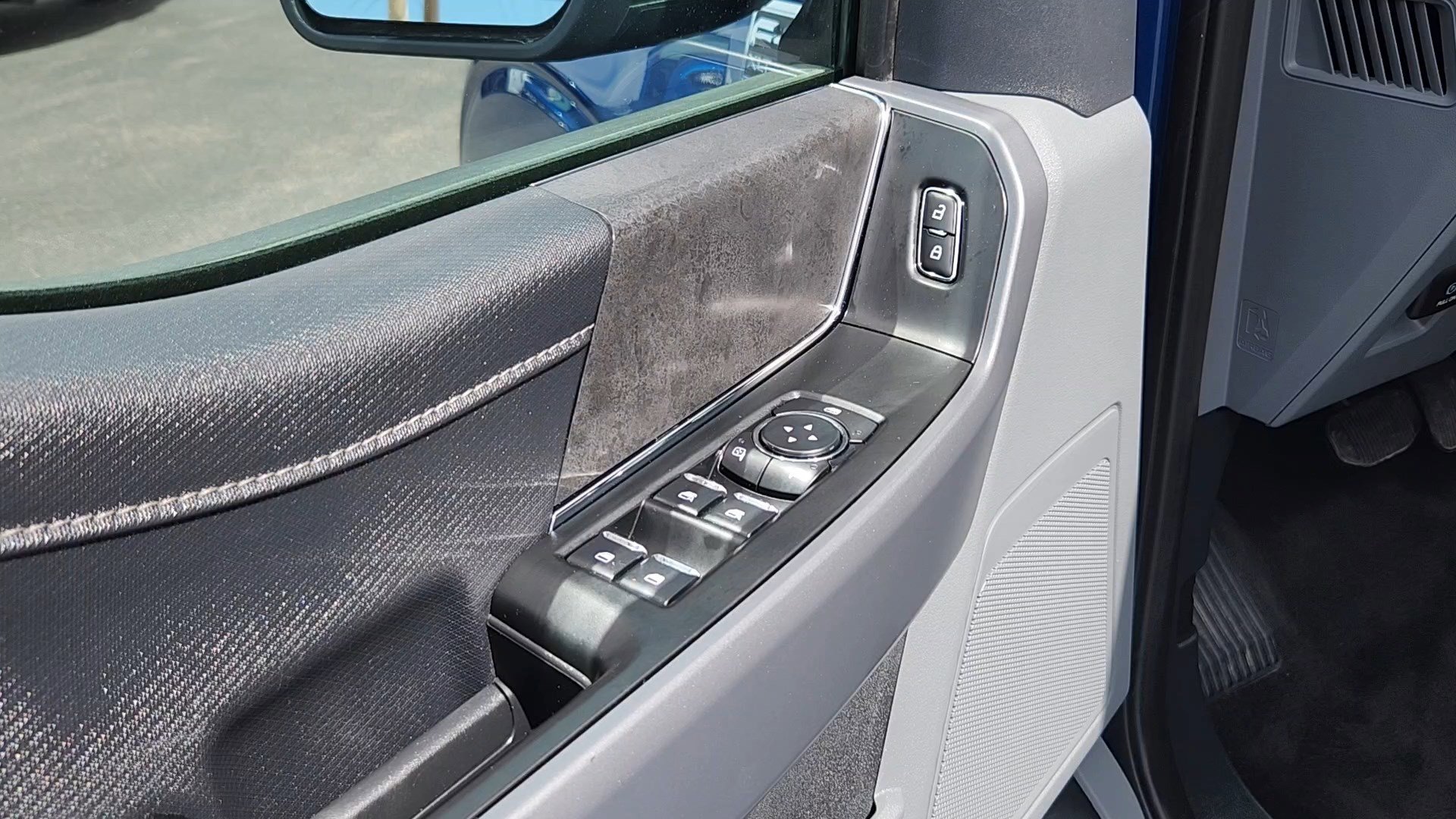 Certified 2025 Ford F150 XLT w/ Equipment Group 301A Standard image 8