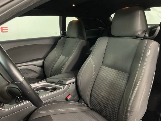 Used 2019 Dodge Challenger SXT w/ Blacktop Package image 14