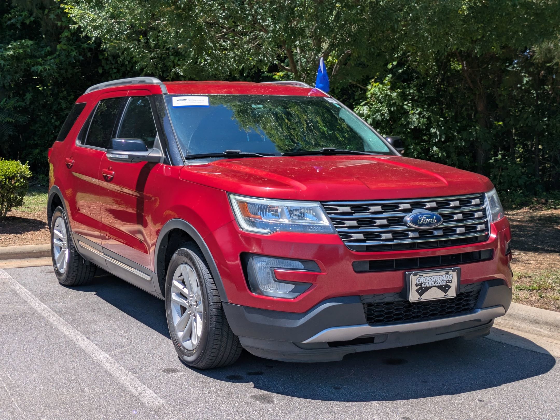 Certified 2017 Ford Explorer XLT FWD image 2
