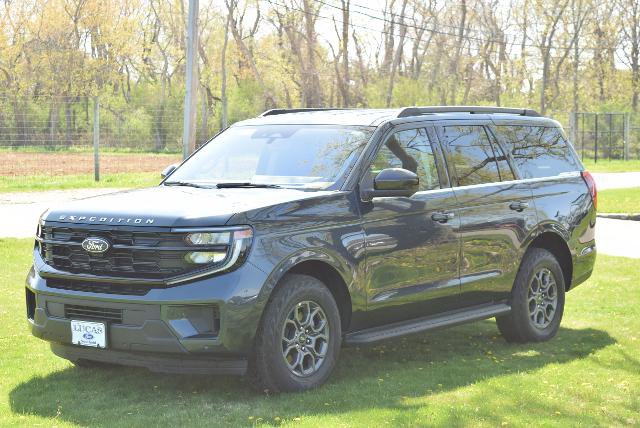 Certified 2025 Ford Expedition Active AWD/4WD image 3