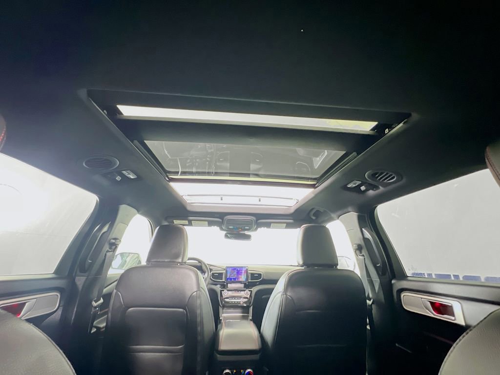 Certified 2022 Ford Explorer ST-Line w/ Class IV Trailer Tow Package image 44