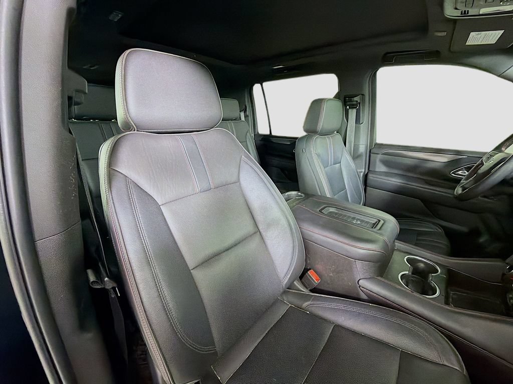 Used 2021 Chevrolet Suburban RST RWD image 32