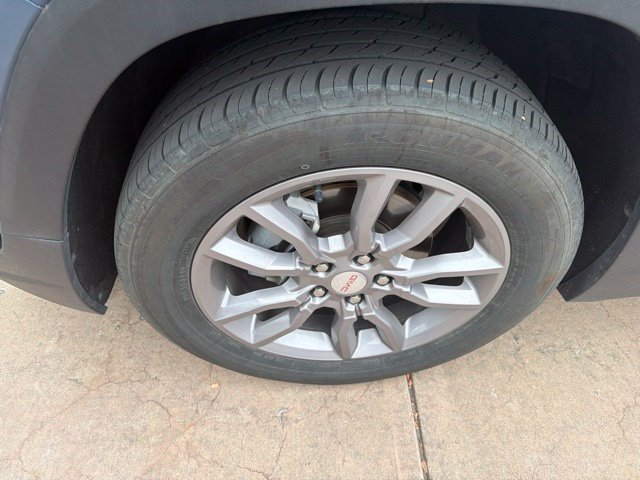 Used 2024 GMC Terrain SLT AWD/4WD image 12