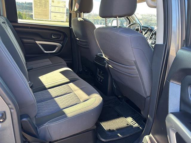 Used 2020 Nissan Titan SV w/ SV Convenience Package image 19