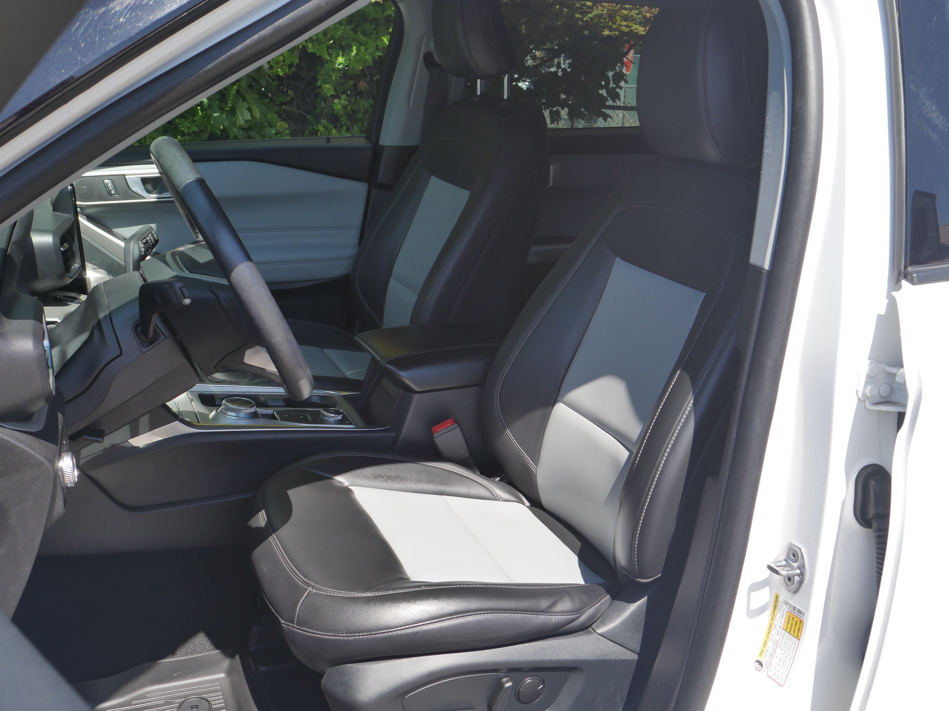 Certified 2023 Ford Explorer XLT w/ Equipment Group 202A AWD/4WD image 35