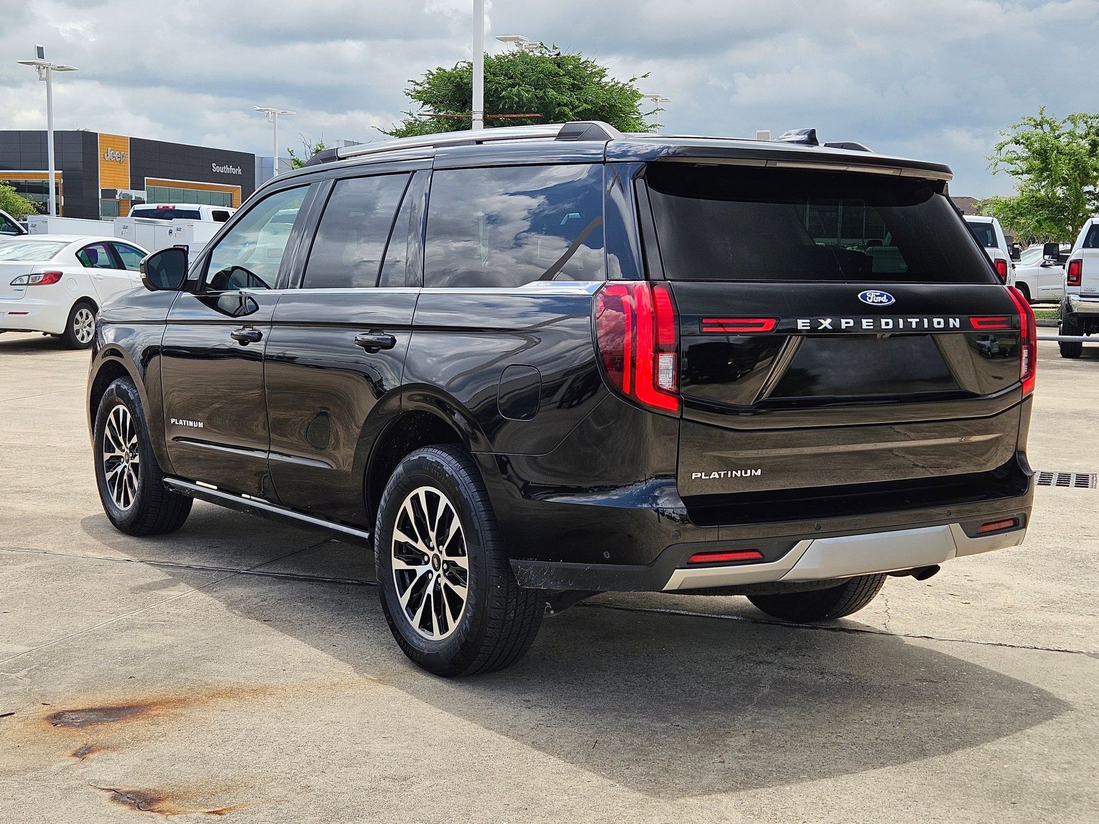 Certified 2025 Ford Expedition Platinum AWD/4WD image 7