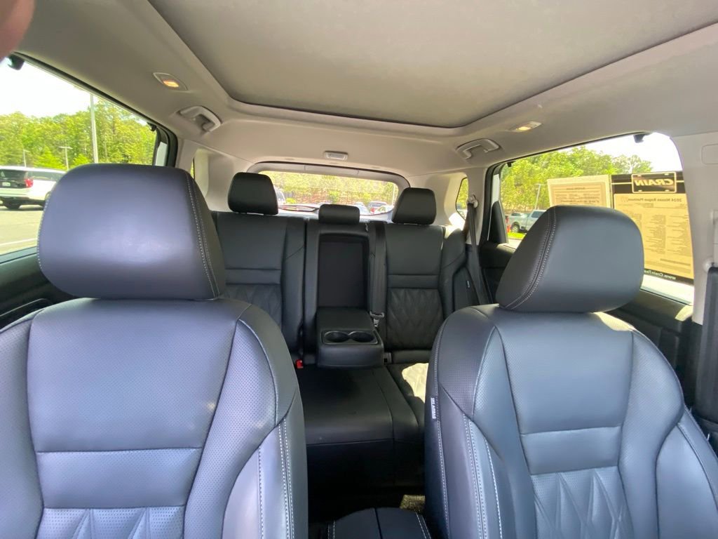 Used 2024 Nissan Rogue Platinum w/ Platinum Premium Package AWD/4WD image 29