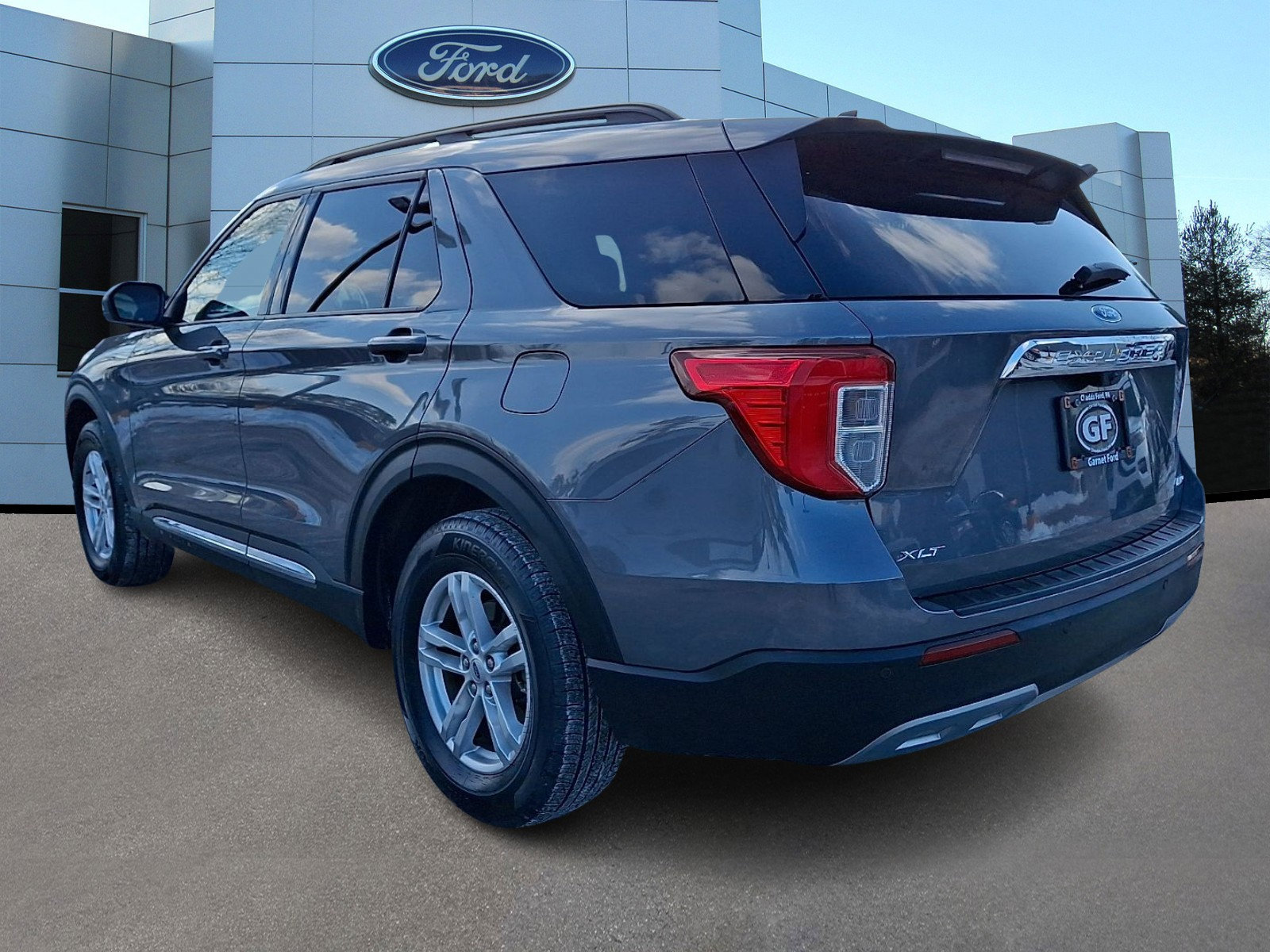 Certified 2023 Ford Explorer XLT w/ Equipment Group 202A AWD/4WD image 5