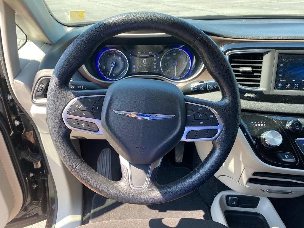 Used 2020 Chrysler Voyager LX FWD image 18