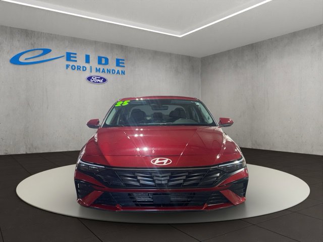Used 2025 Hyundai Elantra SEL FWD image 2