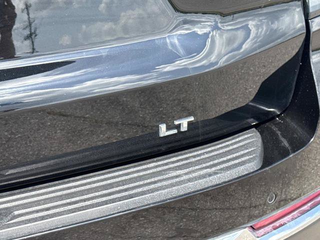 Used 2025 Chevrolet Tahoe LT RWD image 11