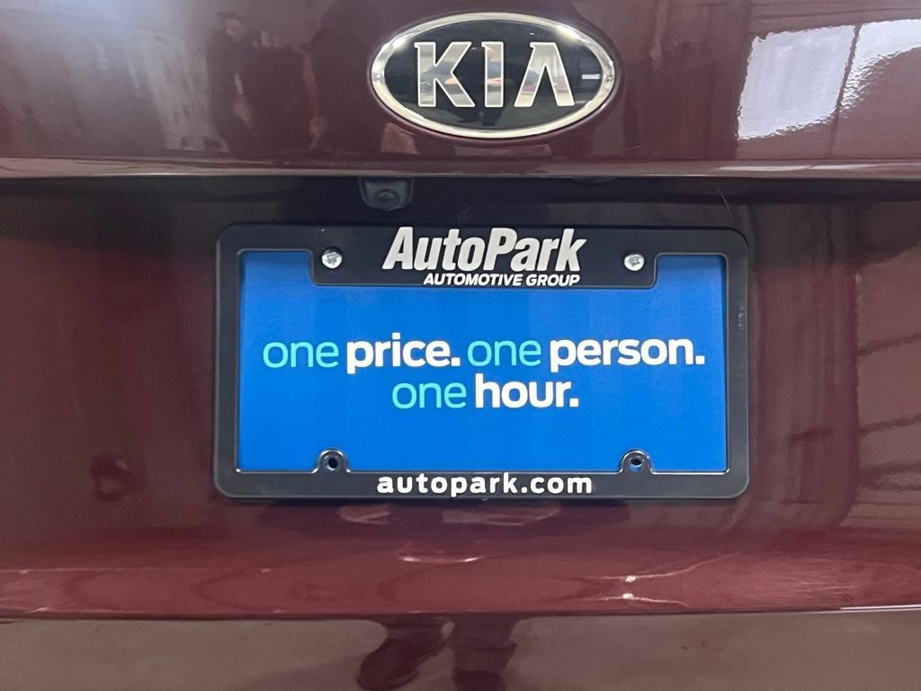 Used 2020 Kia Optima LX FWD image 11