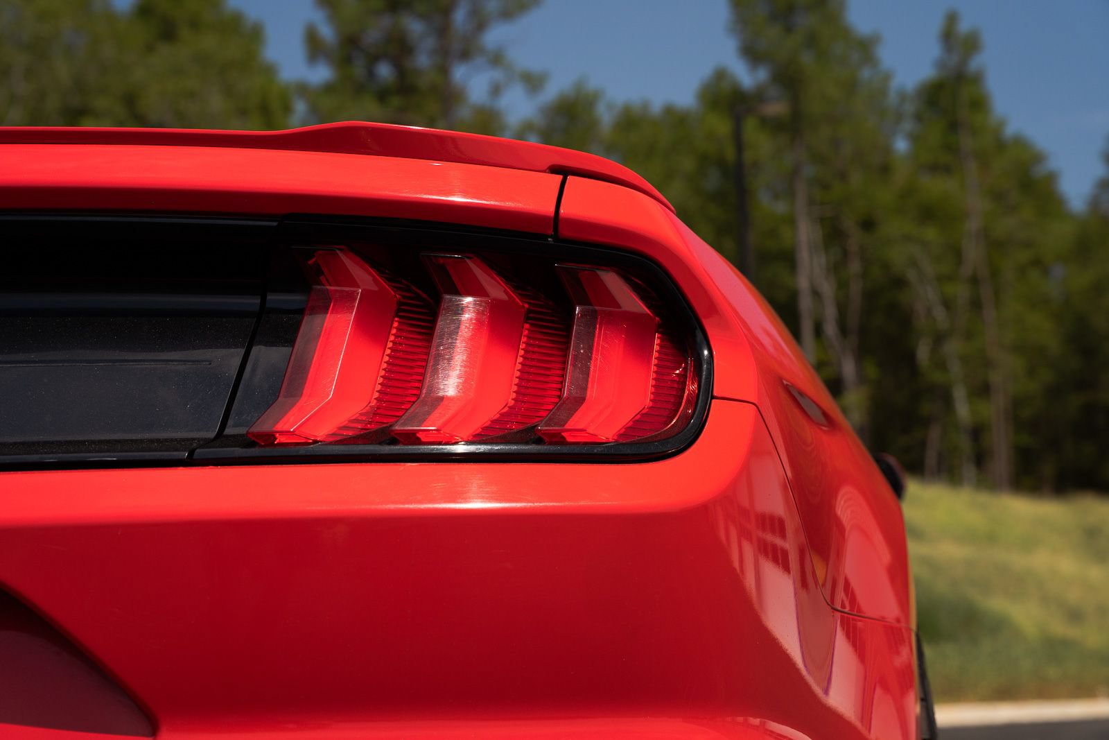 Certified 2018 Ford Mustang GT Premium RWD image 22