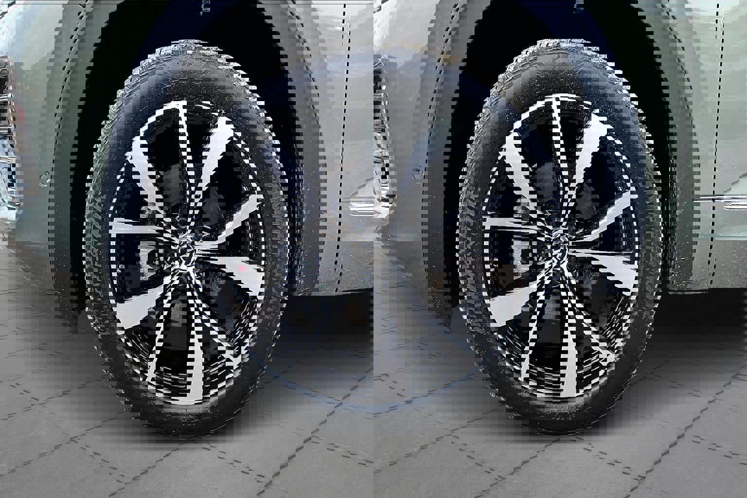 Used 2025 Volkswagen Atlas SEL Premium R-Line image 15