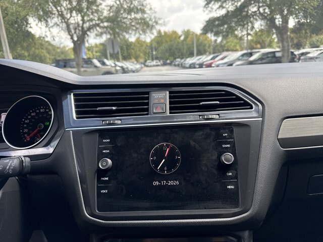Used 2020 Volkswagen Tiguan SE FWD image 24
