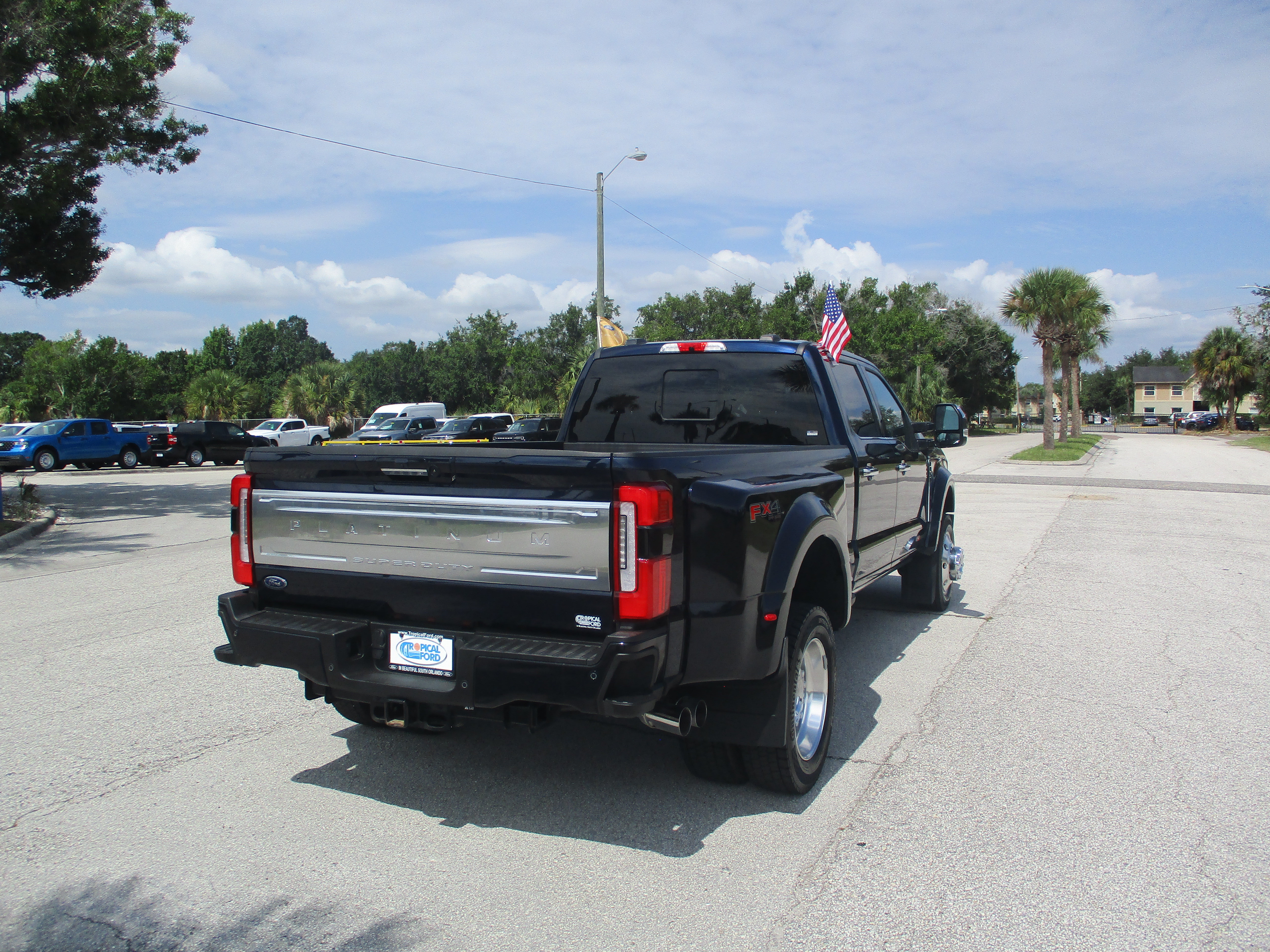 Certified 2024 Ford F450 Platinum w/ FX4 Off-Road Package AWD/4WD image 7