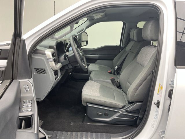 Certified 2026 Ford F250 XLT AWD/4WD image 3