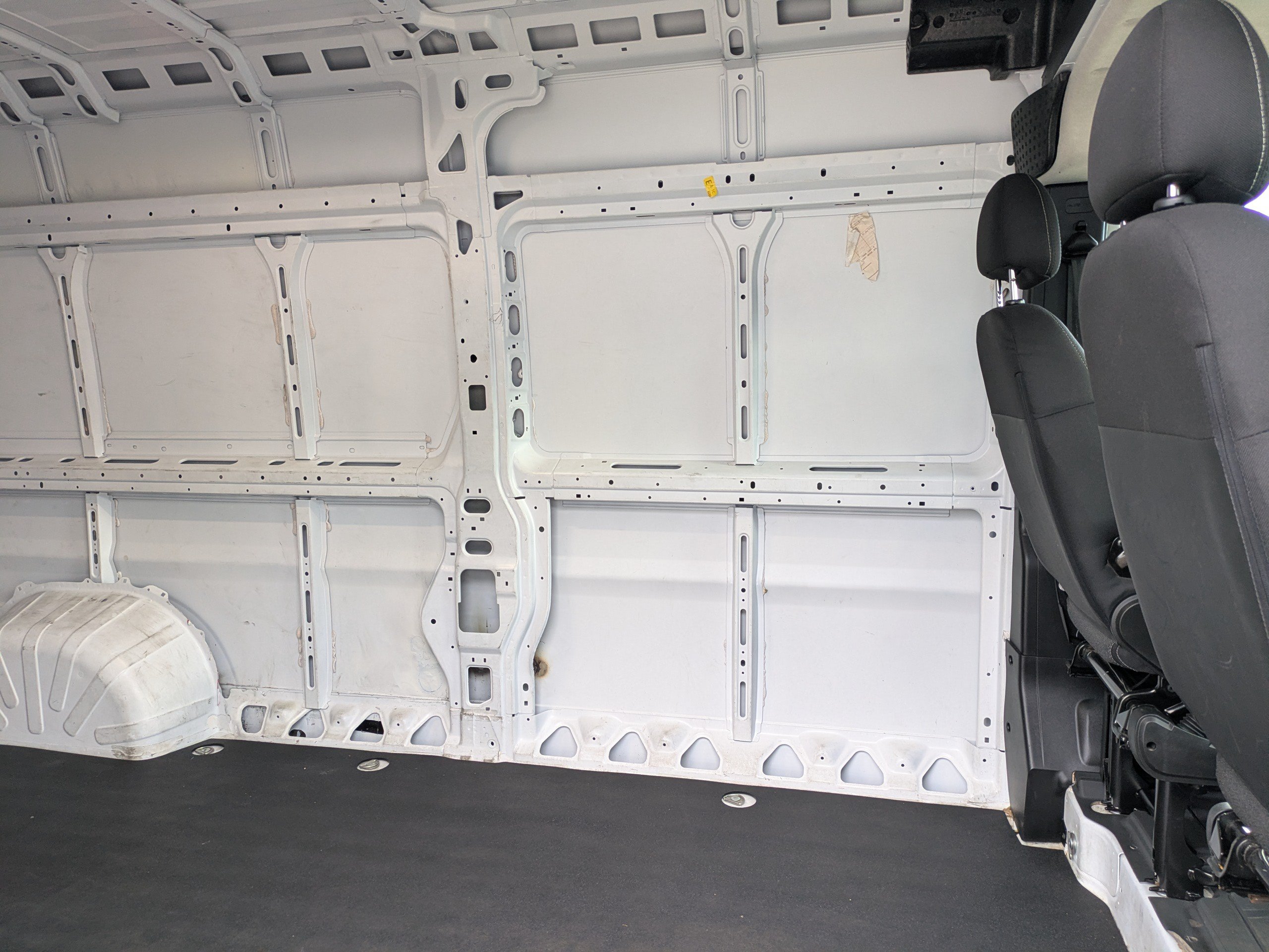 Used 2024 RAM ProMaster 2500 w/ Convenience Group FWD image 14