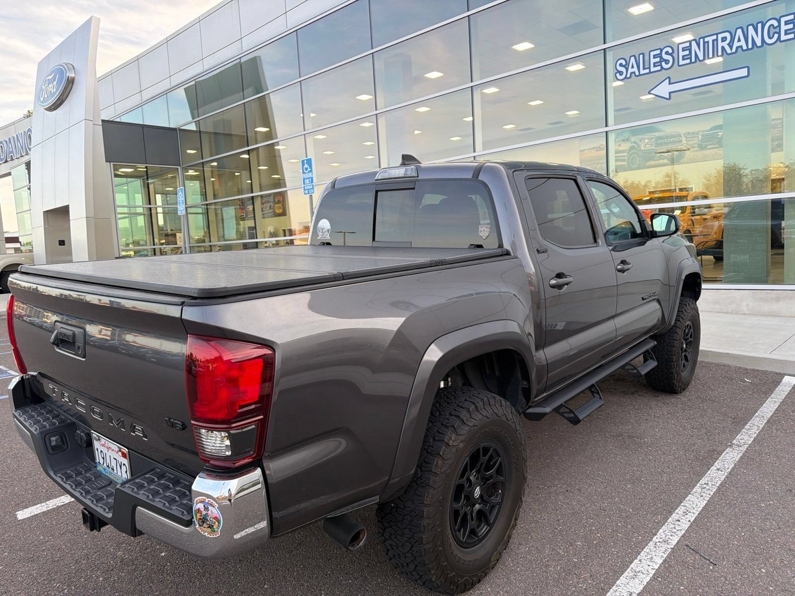 Used 2021 Toyota Tacoma SR5 RWD image 11